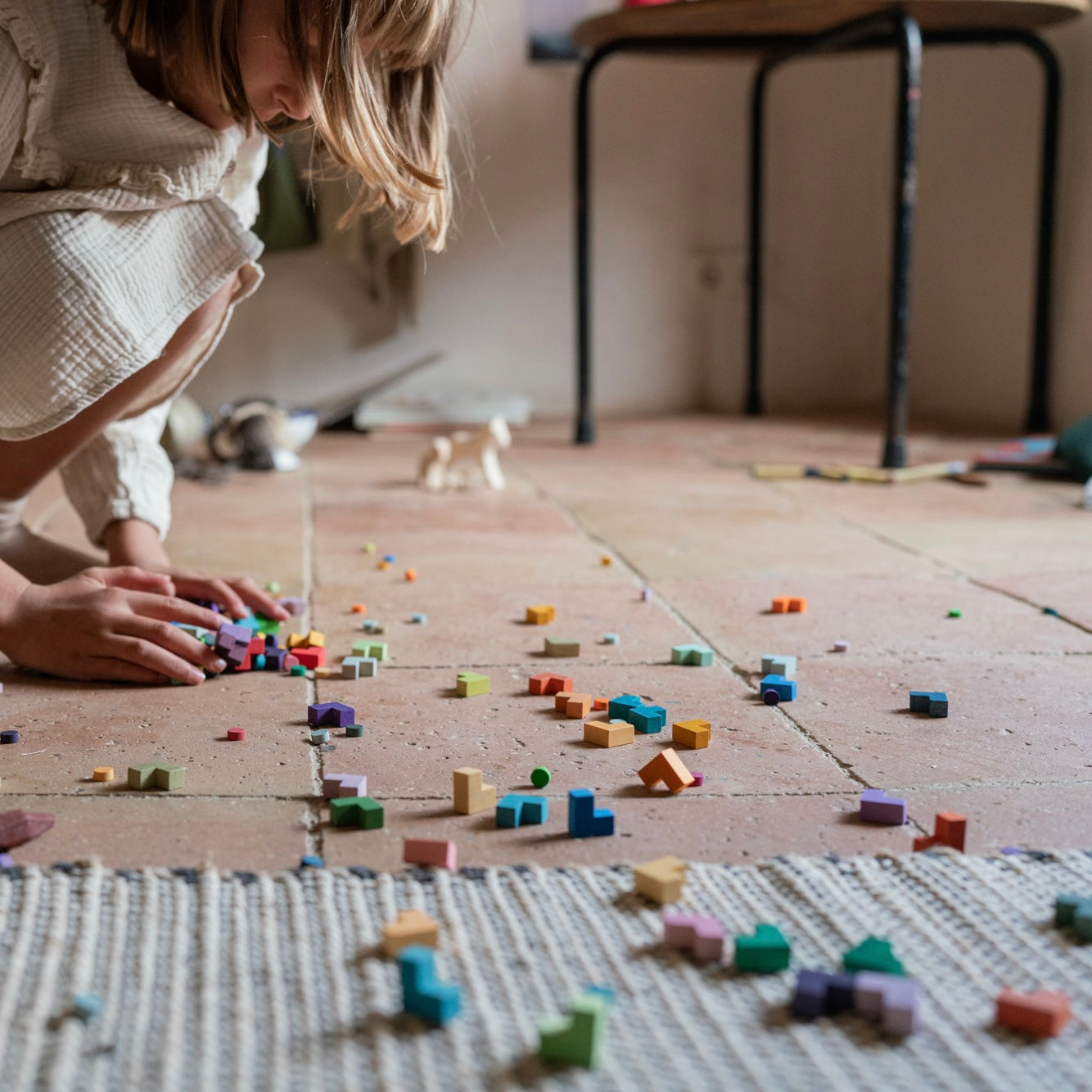 The wonder of tiny pieces, so inviting to manoeuvre with no fixed outcome, endless possibilities!