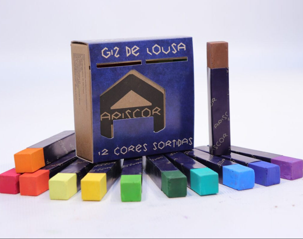 a rich rainbow of twelve colours of luxurious chalk sticks