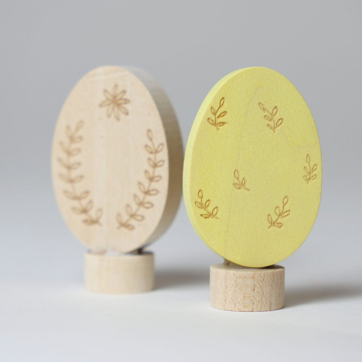 A pair of pretty Easter eggs, decorations for the Grimms celebration rings