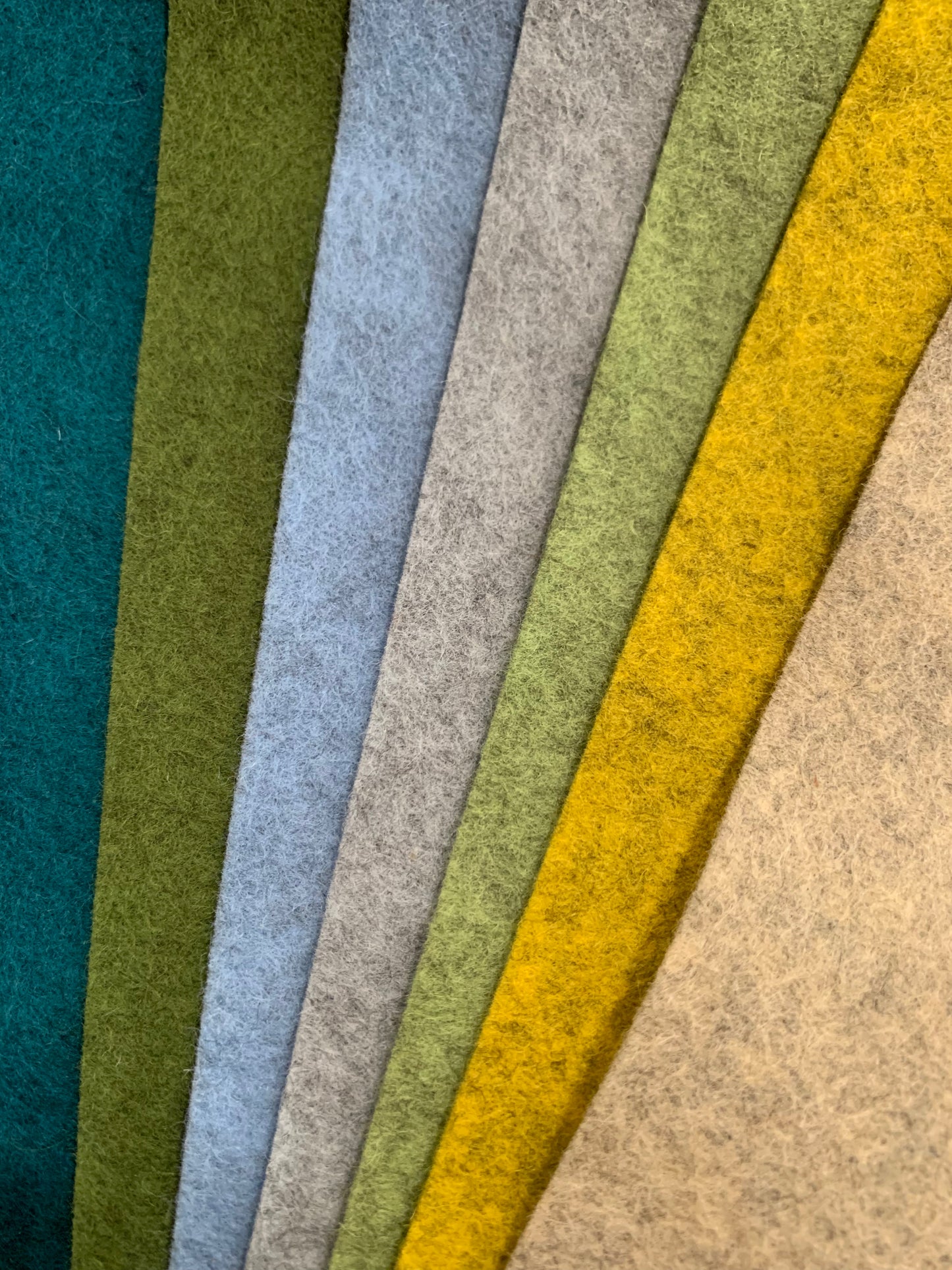 Mottled - Heathered wool felt in a selection of seven shades
