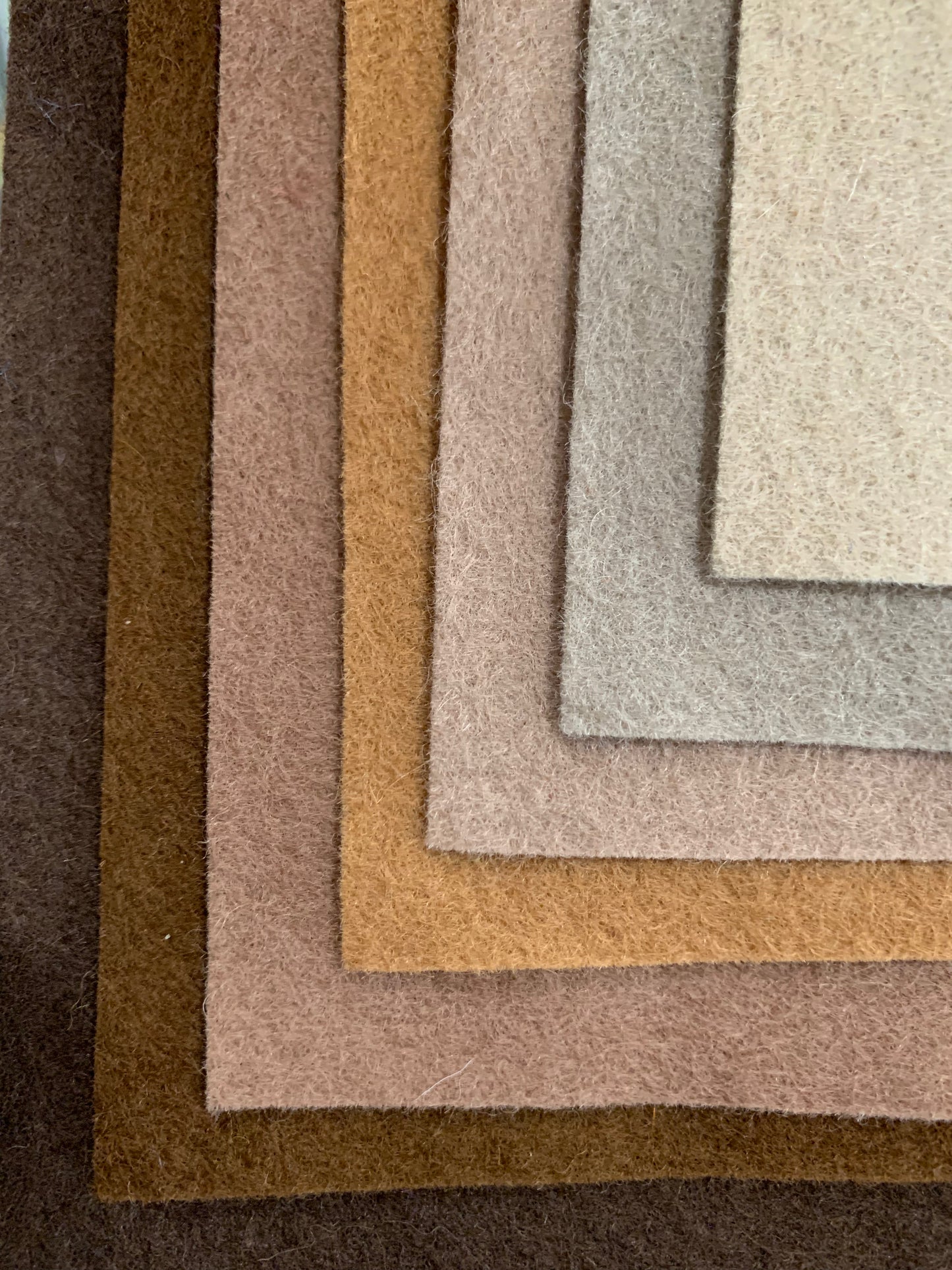 Animal  colours, seven natural shades of Dutch wool felt in animal shades