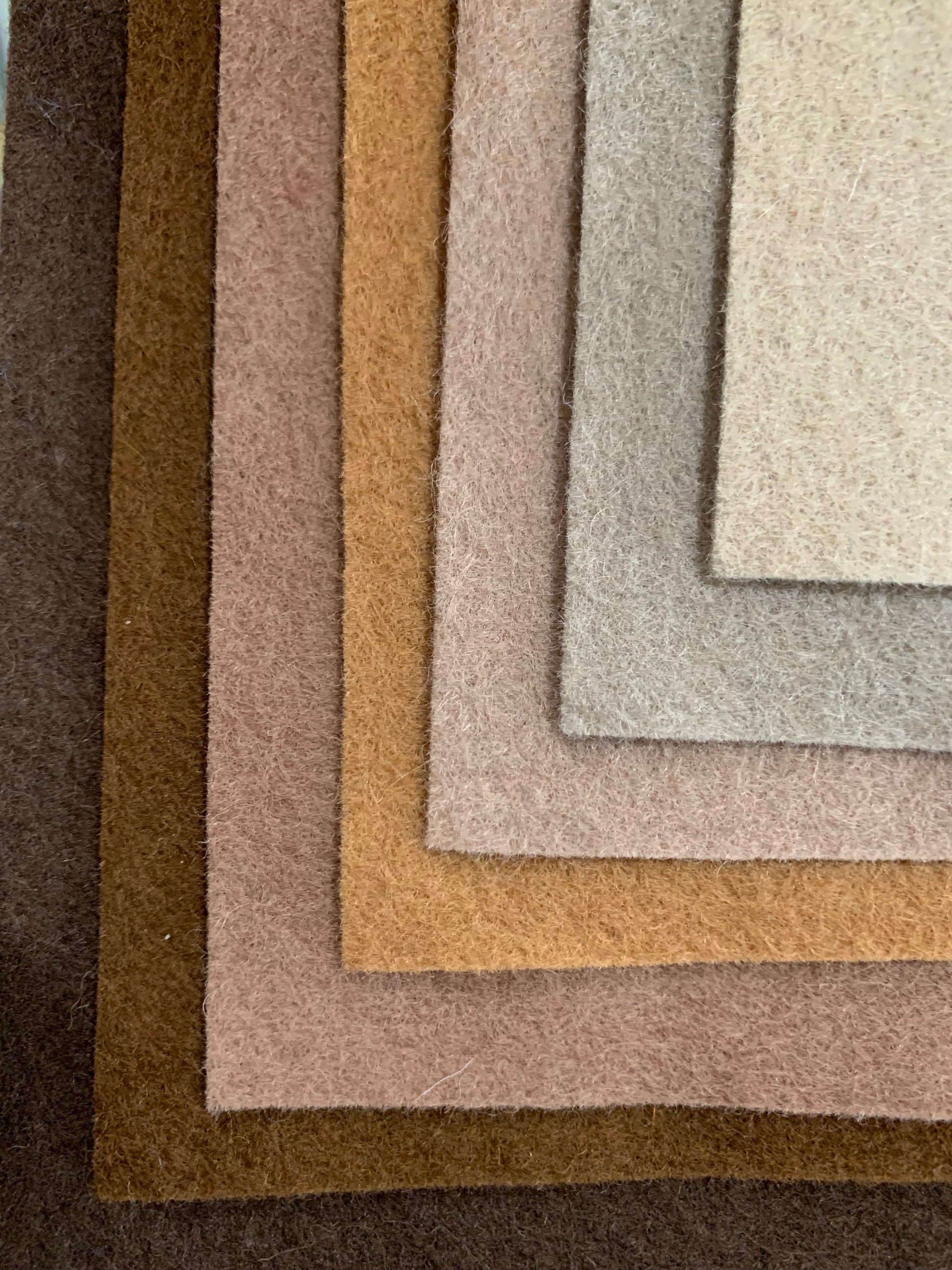 Animal  colours, seven natural shades of Dutch wool felt in animal shades