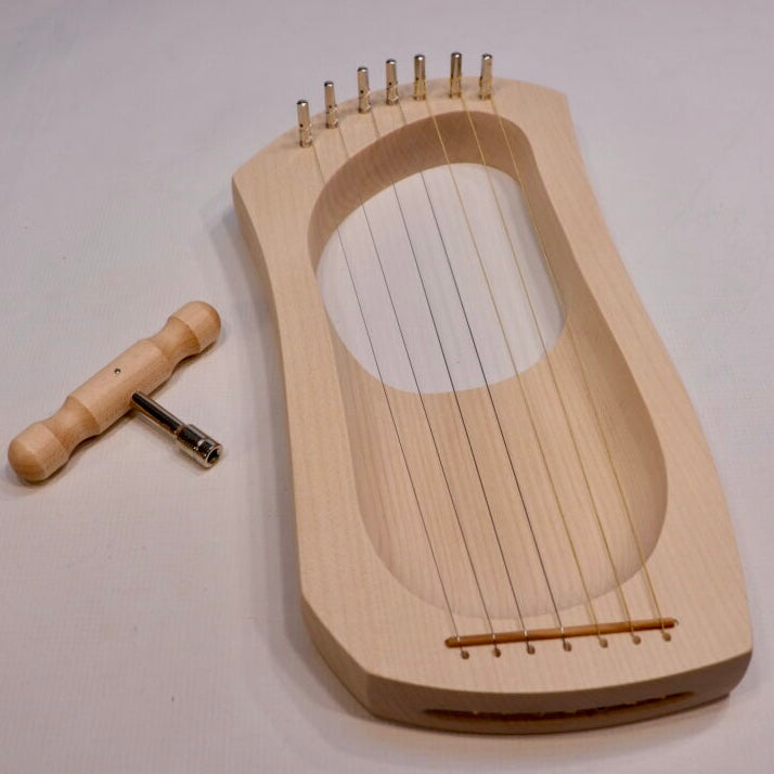 Small pentatonic Lyre with 7 strings and a tuning wrench 