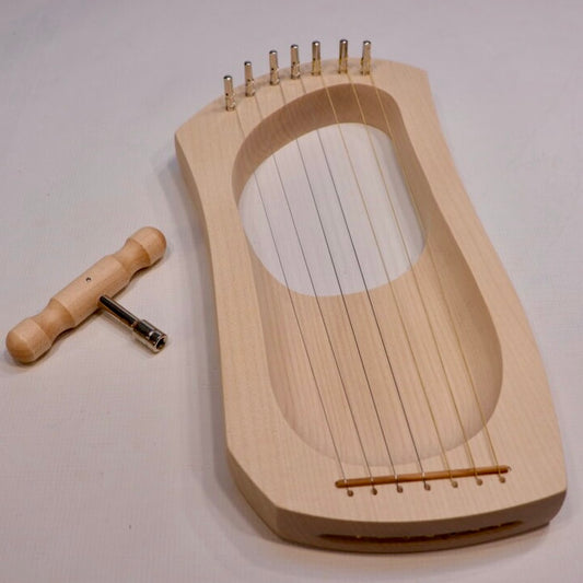 Small pentatonic Lyre with 7 strings and a tuning wrench 